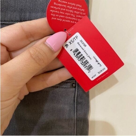 NWT SPANX Jean-Ish Distressed Raw Released Hem Skinny Legging Jeans - Picture 5 of 8